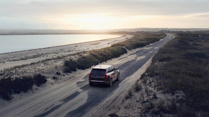 Volvo XC90 2.0 T8 406 Plug-in Hybrid Core Bright 5dr AWD Gtron [NI] Estate - Image 10